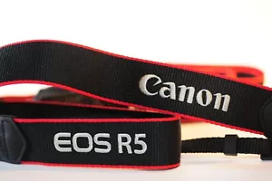 Tracolla fotocamera Canon R5 come nuova originale per fotocamera mirrorless full frame - Foto 1 di 4