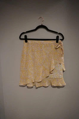 Minifalda envolvente floral pastel NastyGal con borde con volantes talla US10  Foto 1 de 4