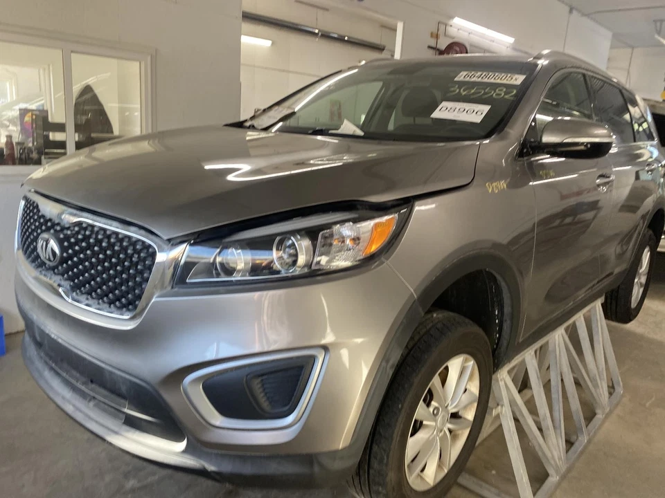 Módulo de airbag usado serve: 2018 Kia Sorento Air Bag sob console central grau A - Imagem 1 de 4
