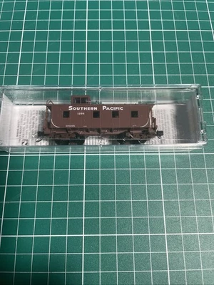 New! N-Scale MT 100-00-321 36’ SP Caboose $36.95 - Image 1 of 4