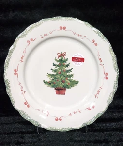4 Christmas Tree Scallop Edge Dinner Plates 11" Stoneware Portugal BEAUTIFUL - Picture 1 of 11