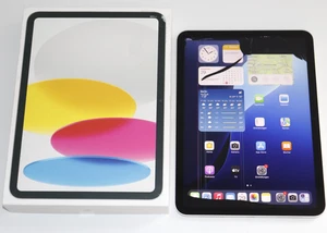 Apple iPad 10. Generation Modell A2696 - 64GB - Silber - Tablet - Teildefekt - Bild 1 von 11
