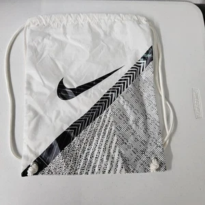 Nike Kordelzugbeutel Turnbeutel Sportrucksack leicht schwarz weiß - Bild 1 von 7