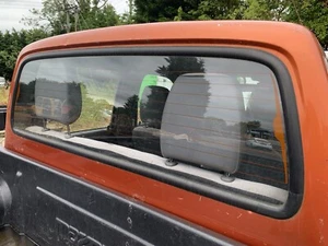 Ford Ranger / Mazda B2500 Rear Cab Centre Window 1999-2006 - Picture 1 of 1