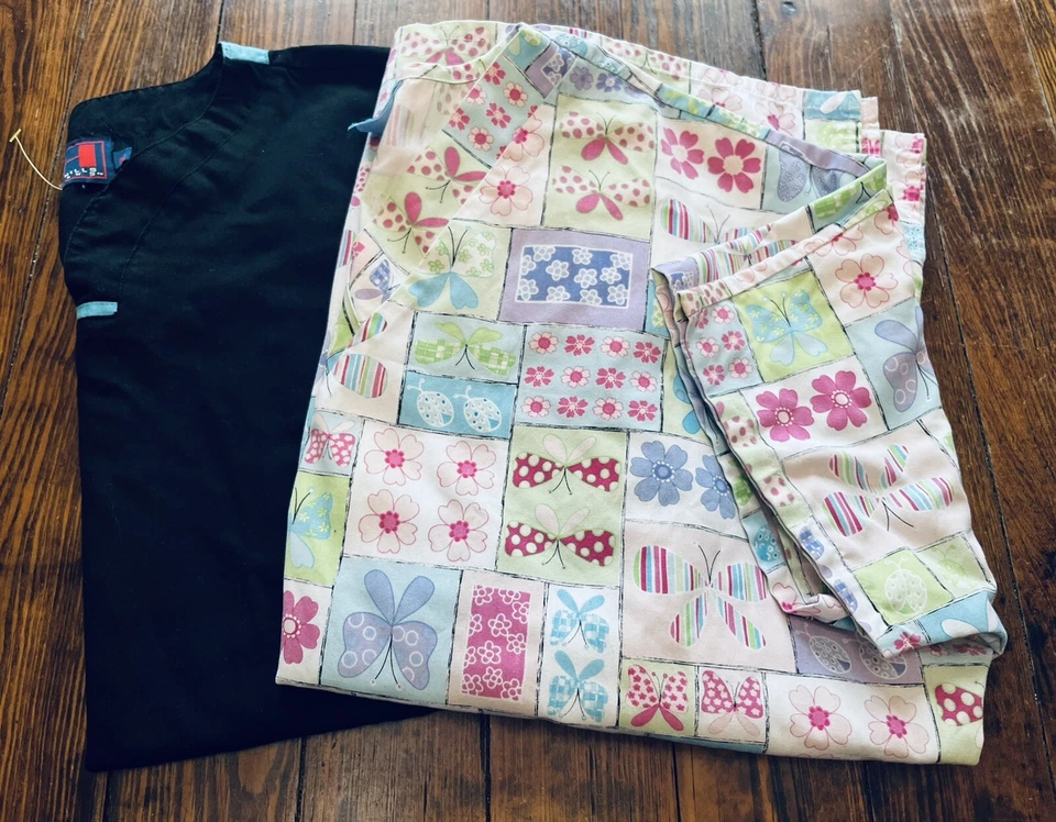 (2) XL Medical Scrub Tops - Scrub HQ - Beverly Hills Uniforms - Image 1 of 3