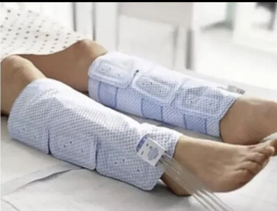 Mangas de compresión Kendall SCD 74022R. Mediano Foto 1 de 2