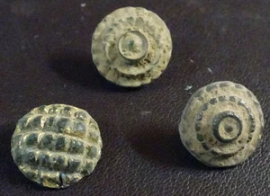 3 SMALL ANTIQUE BUTTON CENTURY XVIII OLD BOUTON BUTTON BOTON SEE MY SHOP CCB20 - Bild 1 von 1