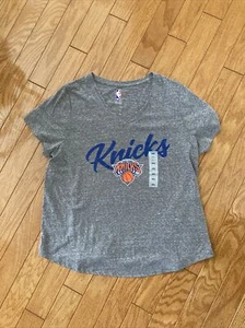 NWT NBA New York Knicks Women's V-neck T-Shirt Gray XXL - Picture 1 of 5