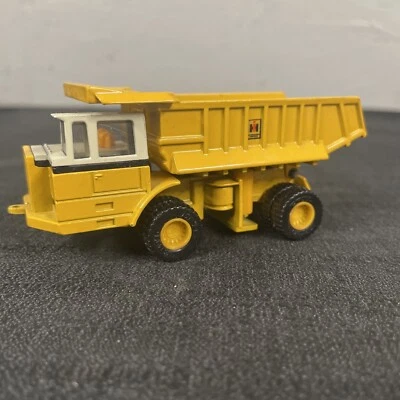 ERTL International Harvester Pay Hauler Hydraulic Dump Truck 110-0002 Diecast - Image 1 of 4