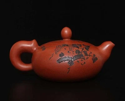 Old Chinese Handmade Yixing Zisha Teapot w/grape Zhou Guizhen MK - Image 1 of 4