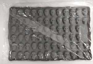 Halloween Mini Teschio Stampi Caramelle 70 Cavità Stampo Silicone Grado Alimentare - Foto 1 di 16
