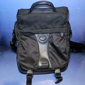 TUMI Crossbody Messenger Bag Padded Strap Black Nylon Pockets - Pre-owned - Picture 1 of 15
