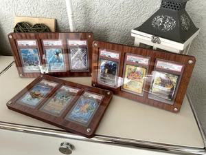 3x Cornice Carte Collezionabili PSA per 3 Carte Graduate - Frame Display Pokémon - Foto 1 di 6