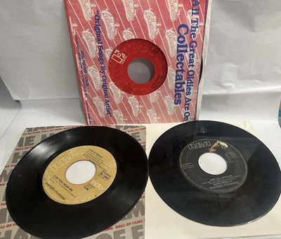 LOT of 3 Vintage 45's with sleeves: Bowie, Elvis, Eddie Rabbitt - Image 1 of 4