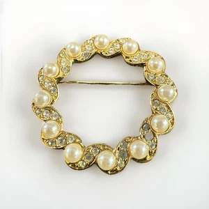 Napier Brosche goldfarben Kranz Kunstperlen und Diamanten Modeschmuck - Bild 1 von 6