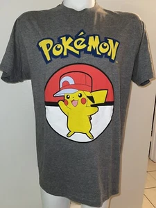 2016 Pokemon Pikachu mit Ball Mütze Erwachsene L 44" Brust T-Shirt Heather Grey Neu - Bild 1 von 6