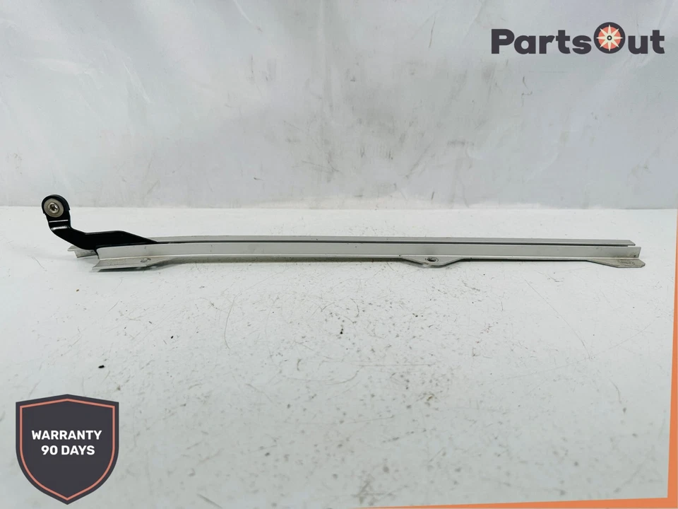 Mazda 5 Sport 2012 lado del pasajero trasero derecho puerta corredera riel guía central OEM Foto 1 de 4