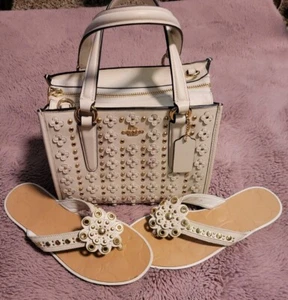  Coach Leder-Crossbody-Sandalen Blumenmuster Nieten F37703 kreidefarben passende Sandalen! - Bild 1 von 9