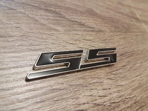 Holden Commodore SS Black & Chrome Metal Badge Logo VS VT VX VY VZ VE VF HSV V8 - Picture 1 of 3