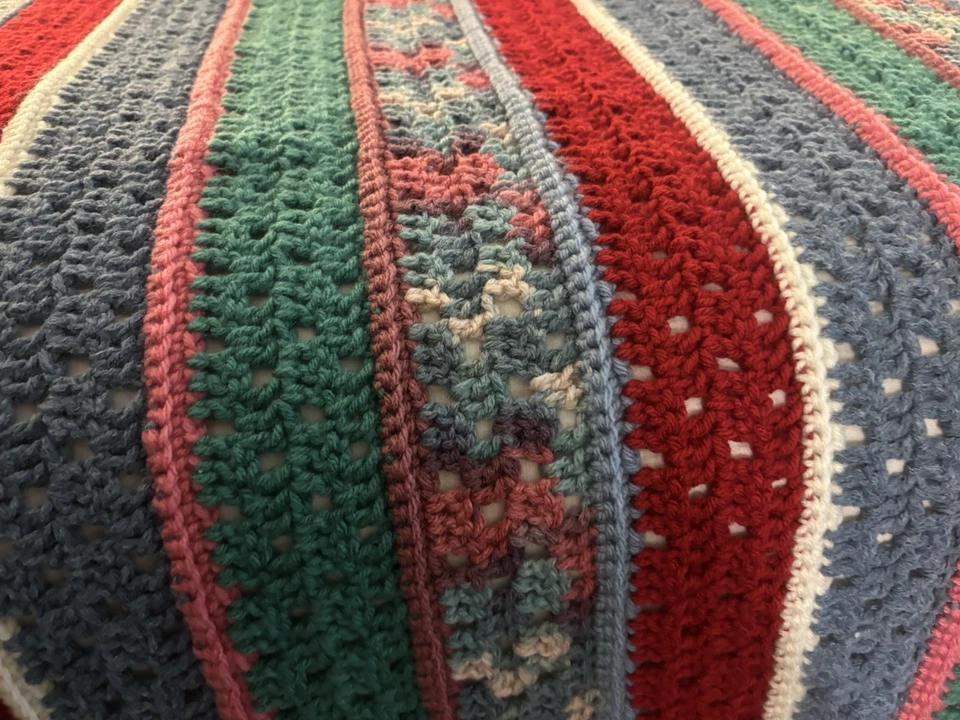 Sofá/afgano multicolor tejido a mano vintage 52" x 72" Foto 1 de 4