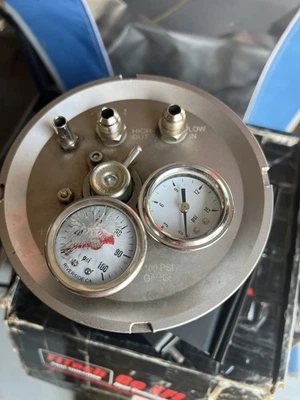 Centro de comando de combustible Fitech Foto 1 de 2