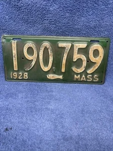 RARE 1928 MASSACHUSETTS LEFT FACING COD FISH LICENSE PLATE - Picture 1 of 9