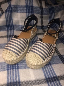 Time And Tru Sandalen - Bild 1 von 4