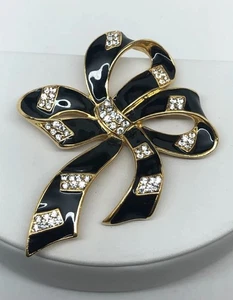 Trifari black Enamel Bow Brooch clear rhinestones large signed - Picture 1 of 5