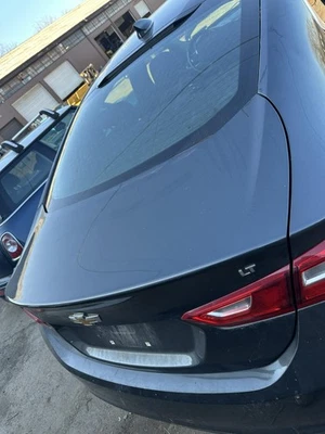 Used Deck Lid fits: 2017 Chevrolet Malibu VIN Z 4th digit new style incandescent Foto 1 de 4