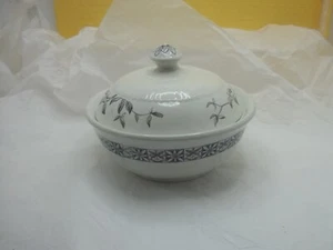 JOHNSON BROS. BLACK & WHITE "FLORAL" COVEDRED BOWL - Picture 1 of 5