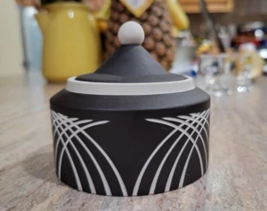 Vintage WEDGWOOD Black White Basalt Jasperware Sugar Bowl Neoclassical Geometric - Picture 1 of 11