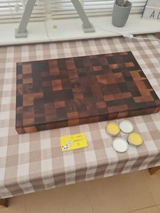 *****SALE**** XL Solid Walnut End Grain Chopping Board With Solid BRASS Feet - Picture 1 of 14