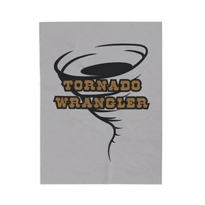 Tornado Wrangler-inspirierte Plüschdecke - Tornado Decke | Storm Chaser Geschenk - Bild 1 von 13