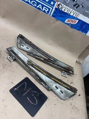 1966 1967 66 67 GALAXIE GALAXY 500 FASTBACK VENTANA PISTA MONTAJE DESLIZANTE JUEGO DE 2 PUERTAS Foto 1 de 4