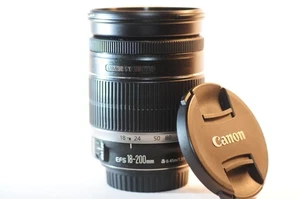 Canon EF-S 18-200mm 3.5-5.6 IS lens NICE for EOS Rebel T8 T7 T6 80D 90D D70 7D - Picture 1 of 8