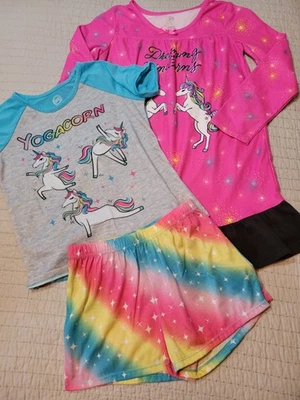 Lote de 2 pijamas unicornio para niñas manga corta y pantalones cortos y camisón talla 7/8 Foto 1 de 2