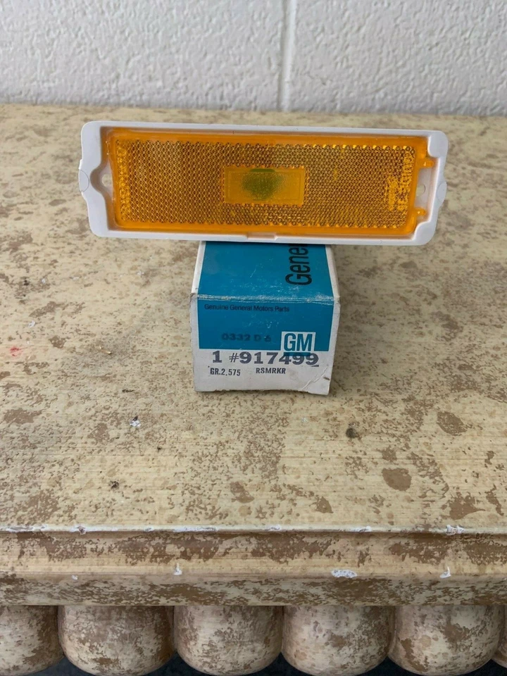 1970 Oldsmobile 88,98 Front Marker Light NOS - Изображение 1 из 1