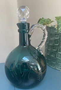 VINTAGE DECANTER VETRO VERDE INCISO CLARET WHISKY BROCCA MANICO GIREVOLE E TAPPO - Foto 1 di 20