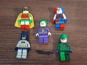 Lego DC 5 Minifigures From 6857 Batman Robin Joker Riddler Harley Quinn READ - Picture 1 of 4