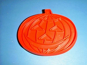 TUPPERWARE Red Cookie Cutter with Handle - HALLOWEEN PUMPKIN - NEW Old Stock! - Picture 1 of 2