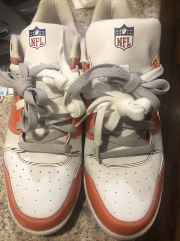 Reebok Vintage Cleveland Browns NFL Field Pass Helmet Men's Size 8 Sport Shoes Cover