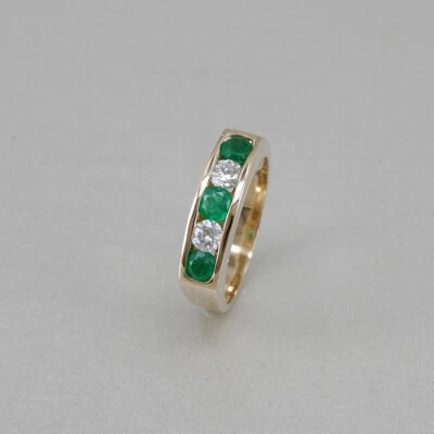 Ring in 750/18k Gelbgold, Brillanten ca. 0,40ct TW/vs und Smaragdbesatz, Gr. 63 - Bild 1 von 4