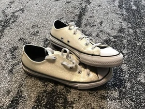 Converse Chuck Taylor All-Star Ox-Girl's US Sz 4-Wolf Grey/White Low Skate - Picture 1 of 7