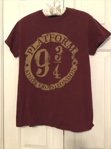 Harry Potter Platform 9 3/4 Shop Burgundy T Shirt Adult Small - Picture 1 of 3