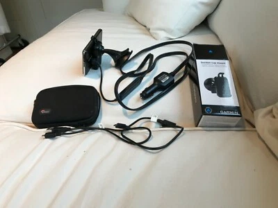 Garmin nuvi 1390T Automotive Mountable navigation includes recently updated maps - Image 1 of 4