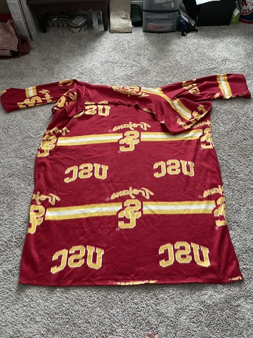 USC University of Southern Cal Trojans Snuggie Blanket With Sleeves 6ft by 4.5ft Cover