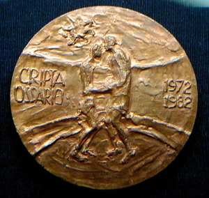 Italy rare large military bronze medal CADUTI CESENA Crypt Ossuary signed/ N 119 - Imagen 1 de 2