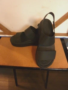 CROCS LITE RIDE "BROOKLYN" BLACK  LOW WEDGE SANDALS    Wmns. SZ. 7       EUC! - Picture 1 of 4