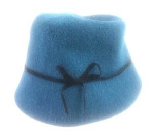Liz Claiborne Winter Women Hat Blue W Black Bow - Picture 1 of 6