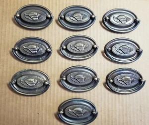 10 PASSENDE MASSIVE MESSING OVALE SCHUBLADENGRIFFE 2 5/8 ZOLL MITTE ZU MITTE (N39) - Bild 1 von 9